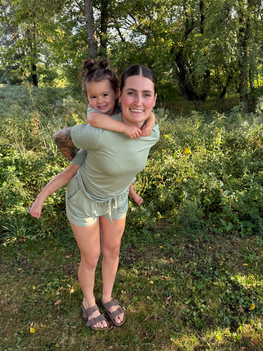 Grove Women’s Short Set